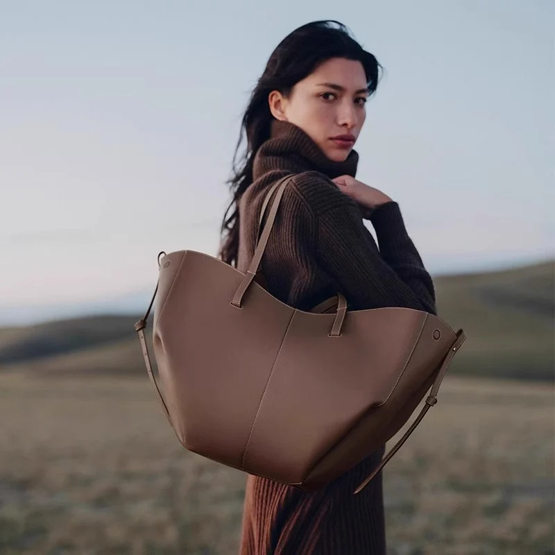 2025 New French-style Design Women's Underarm Wing-shaped Bag - Large Capacity Wing-shaped Handbag for Women Handheld Travel Bag