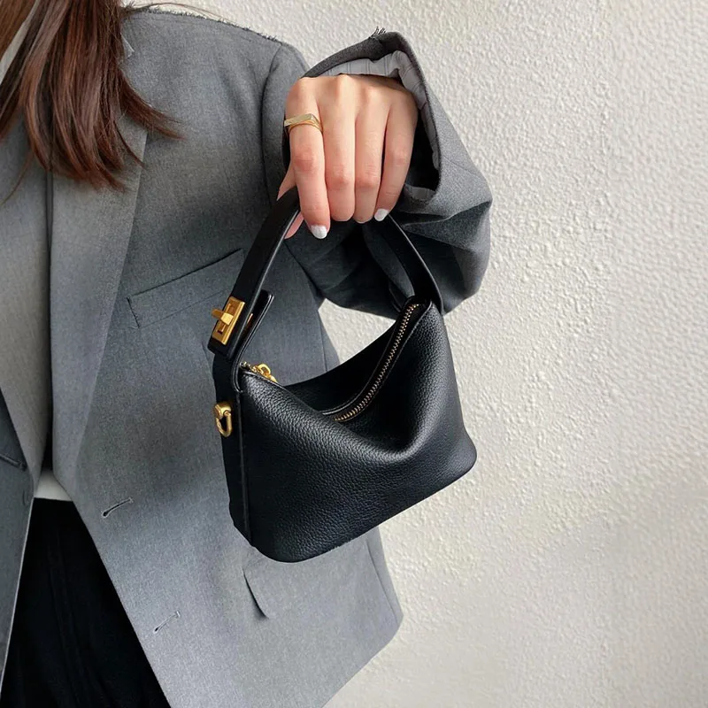 Simple and retro handbag, crossbody bag, soft leather small square bag